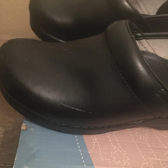 Preowned Dansko Black Leather Mule Clogs - Picture 4 of 9